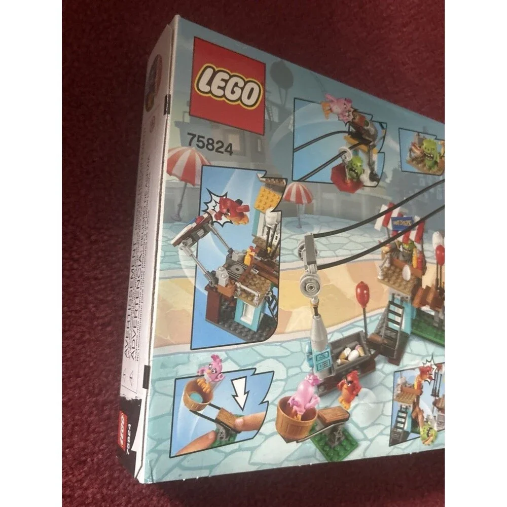 LEGO The Angry Birds Movie: Pig City Teardown (75824)